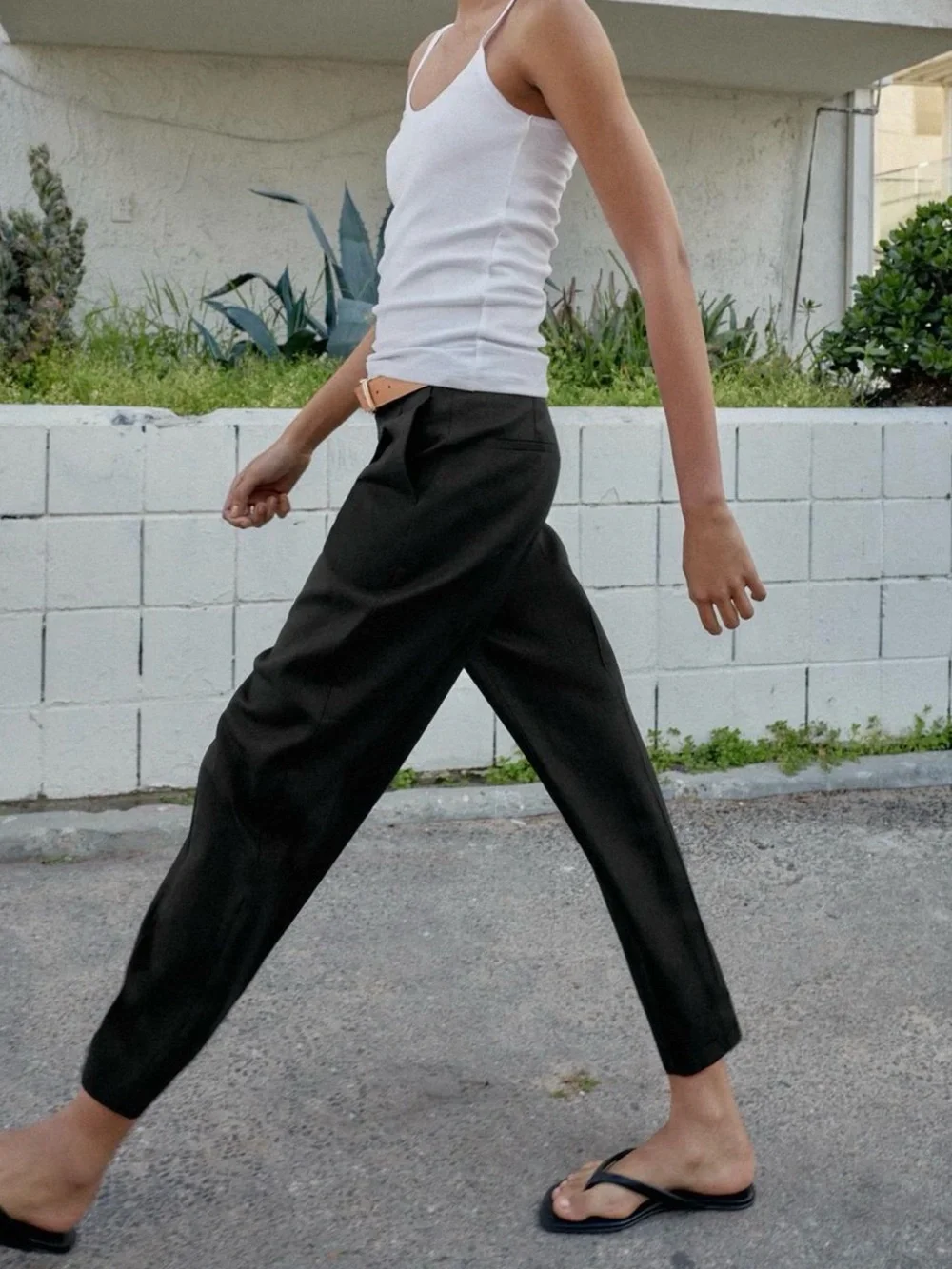 NWT - Zara Women Linen Pants with Belt - Super Trendy!